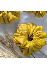 Janzy Silk Oversized Scrunchie