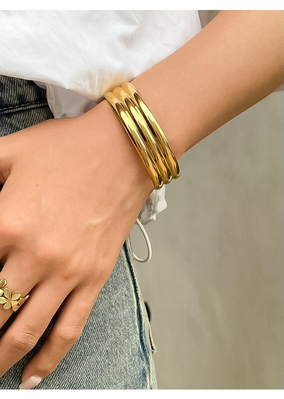Flanerie Elodie 18K Gold Non-Tarnish Stripe Bold Bangle