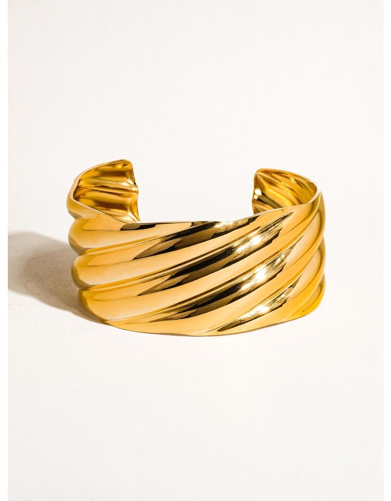 Flanerie Manon 18K Gold Non-Tarnish Wavy Bold Bangle
