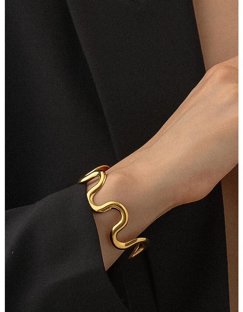 Flanerie Félix Silver Non-Tarnish Bold Statement Bracelet