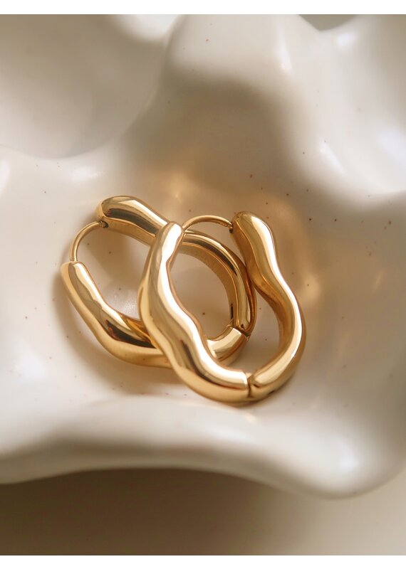 Flanerie Darcy 18K Gold Non-Tarnish Hoop Earring