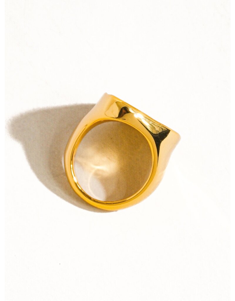 Flanerie Calypso 18k Gold Natural Shell Ring