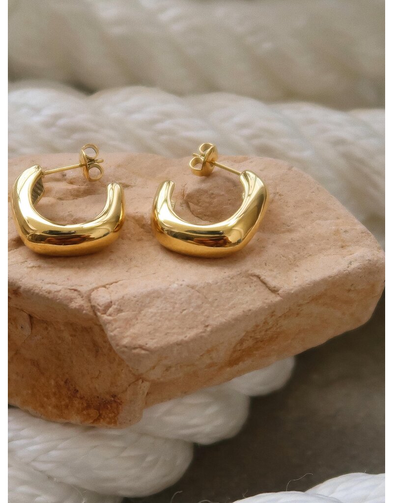 Flanerie Demi 18K Gold Non-Tarnish Hoop Earring