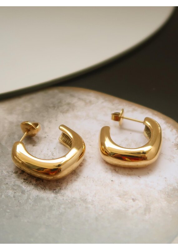Flanerie Demi 18K Gold Non-Tarnish Hoop Earring