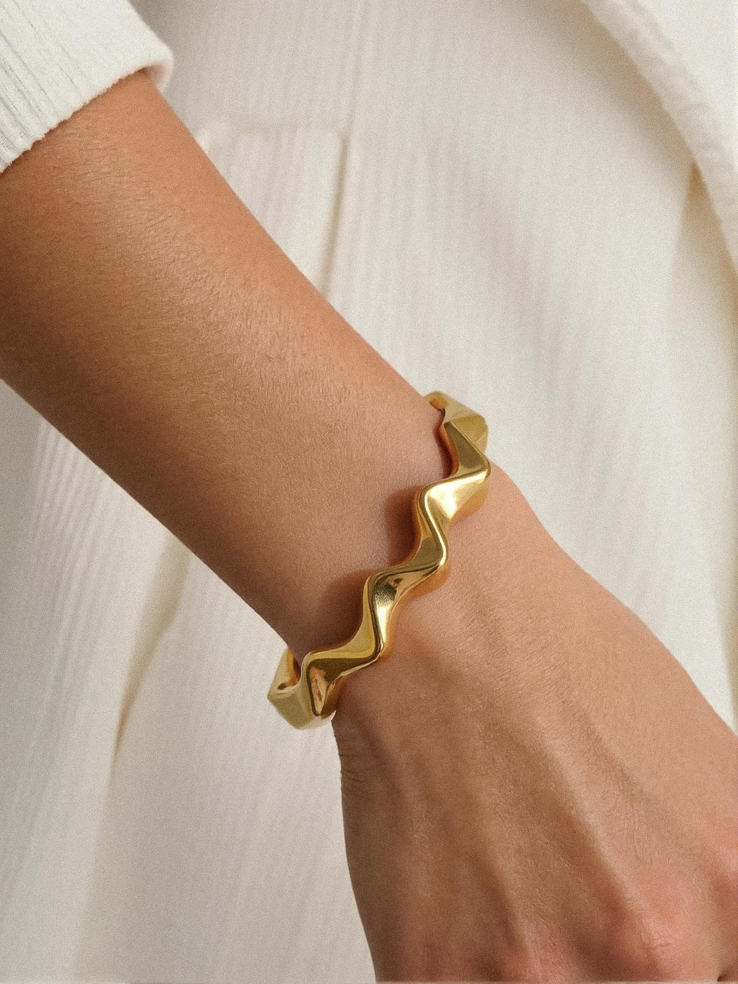 Zauris 18K Gold Non-Tarnish Wave Cuff Bracelet - Christina's Boutique