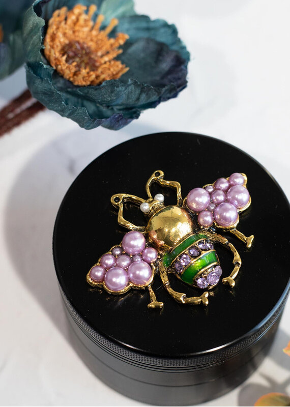 Canna Style Jeweled Beetle Grinder