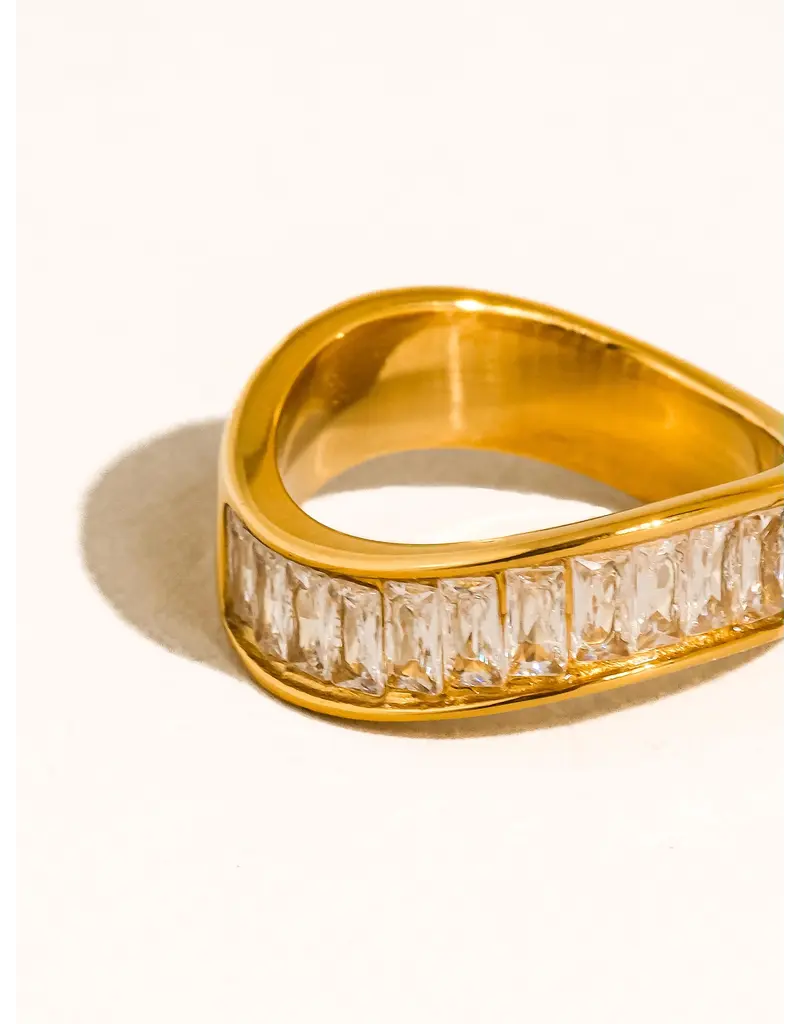 Flanerie Calyxe 18K Gold Non-Tarnish Band Ring