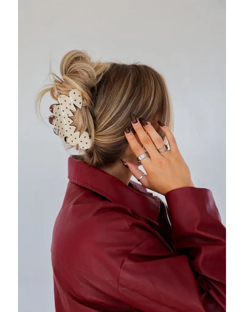 Kaxi Oversized Petal Arch Hair Claw