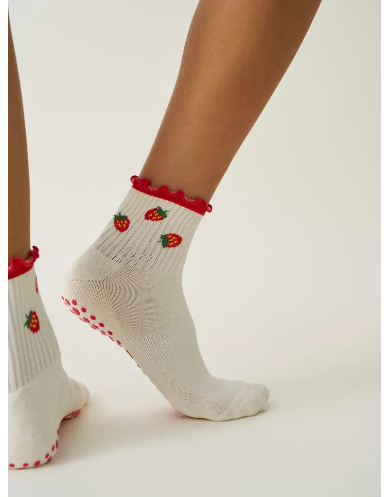 Effortless Club Strawberry Ruffle Grippy Socks