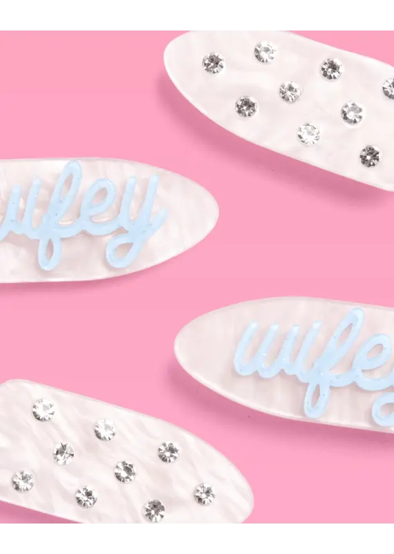 xo, Fetti Wifey Beauty Clips