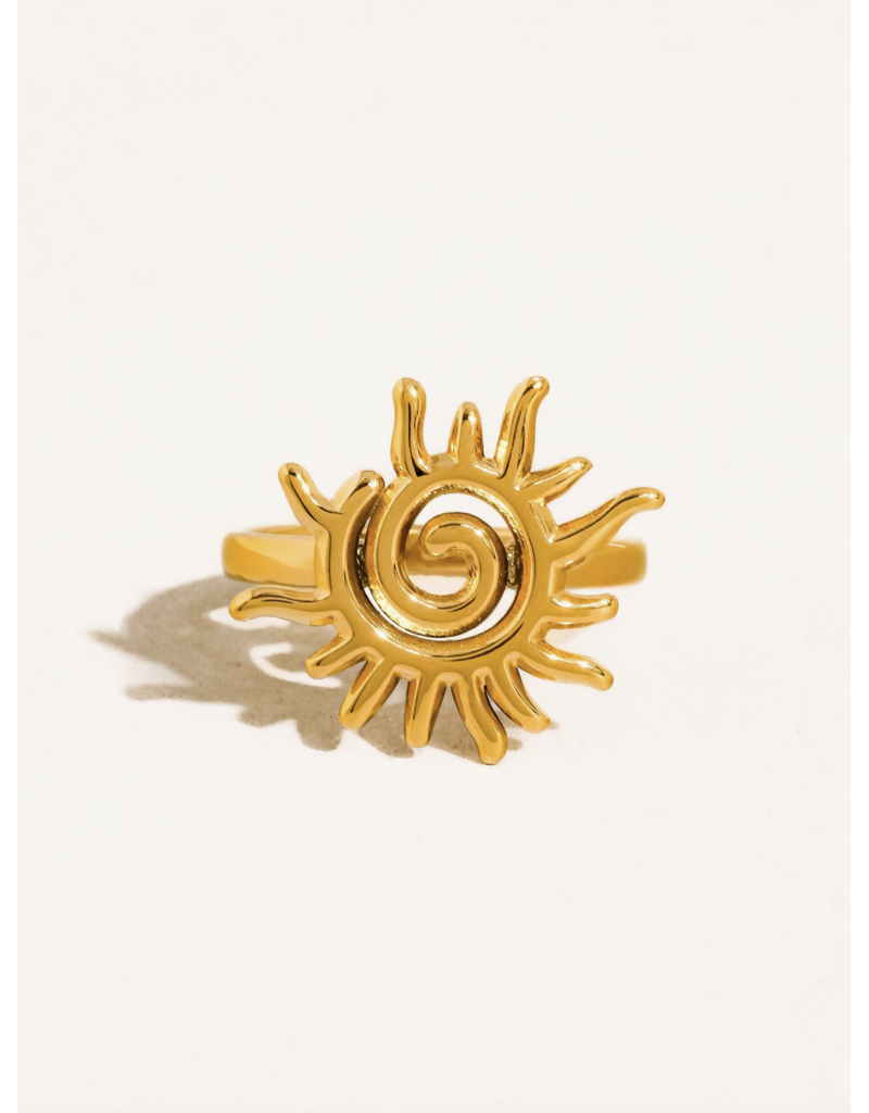 Flanerie Starwyn 18K Gold Non-Tarnish Sun Ring