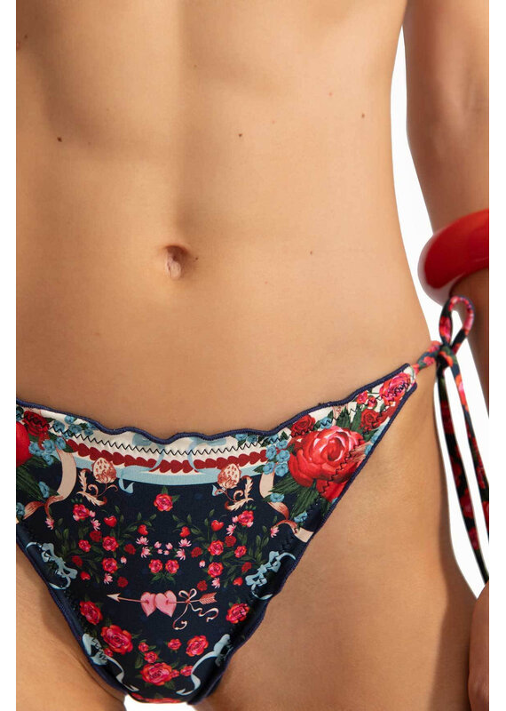 Agua Bendita Alegria Bikini Bottom