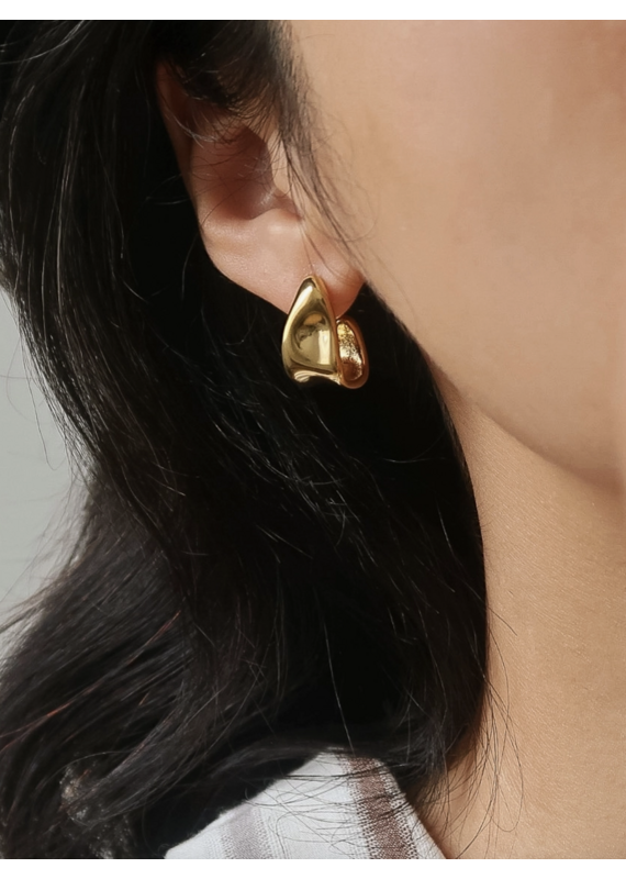 Flanerie Ninelle 18K Gold Non-Tarnish Sculpted Wave Earrings