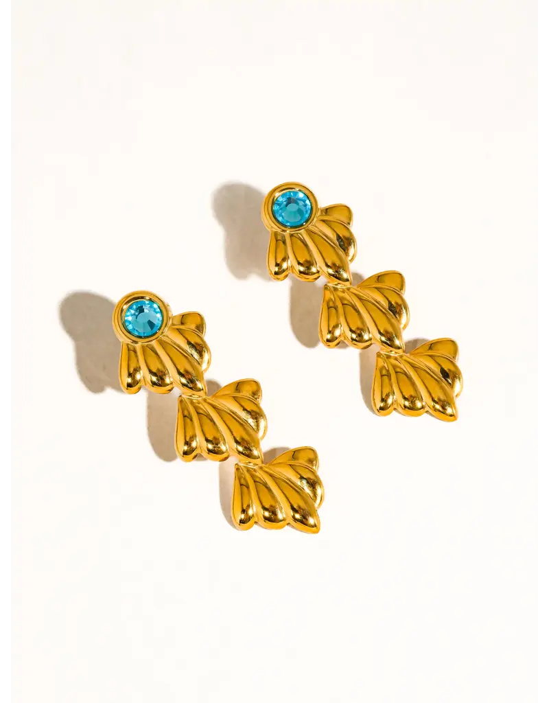 Flanerie Clay 18k Gold Non-Tarnish Shell Earring
