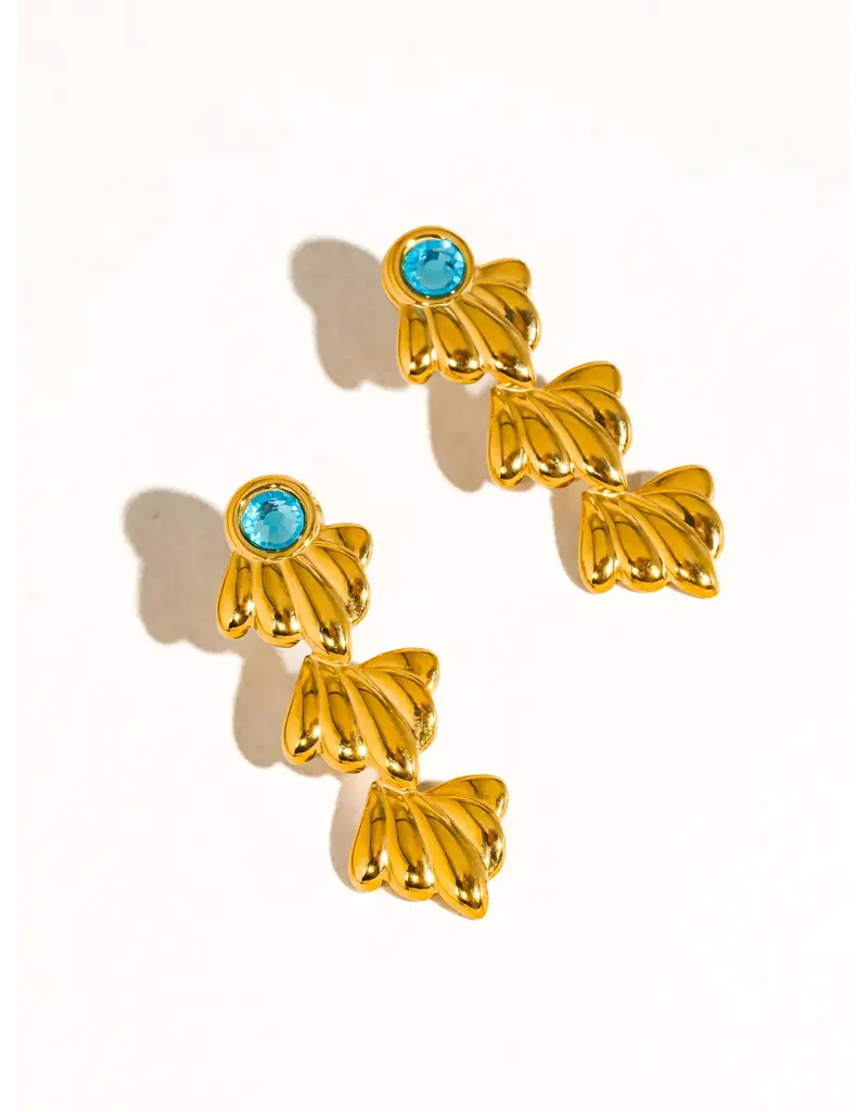 Flanerie Clay 18k Gold Non-Tarnish Shell Earring