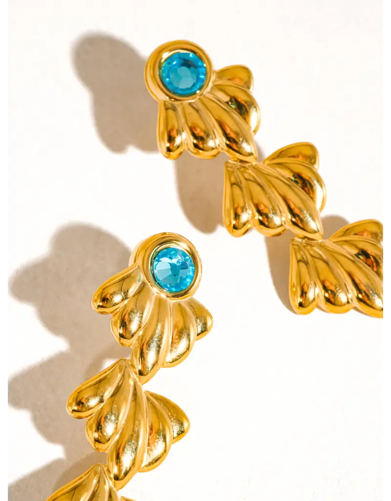 Flanerie Clay 18k Gold Non-Tarnish Shell Earring