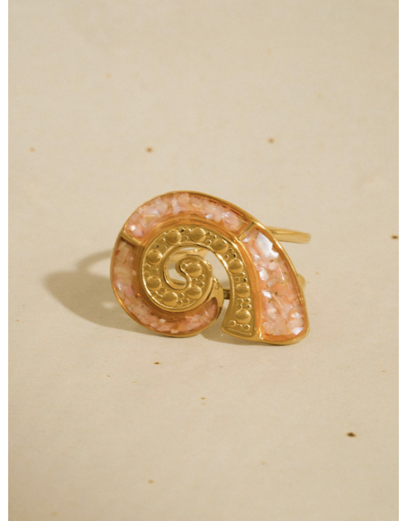 Flanerie Shellnee 18K Gold Non-Tarnish Shell Ring