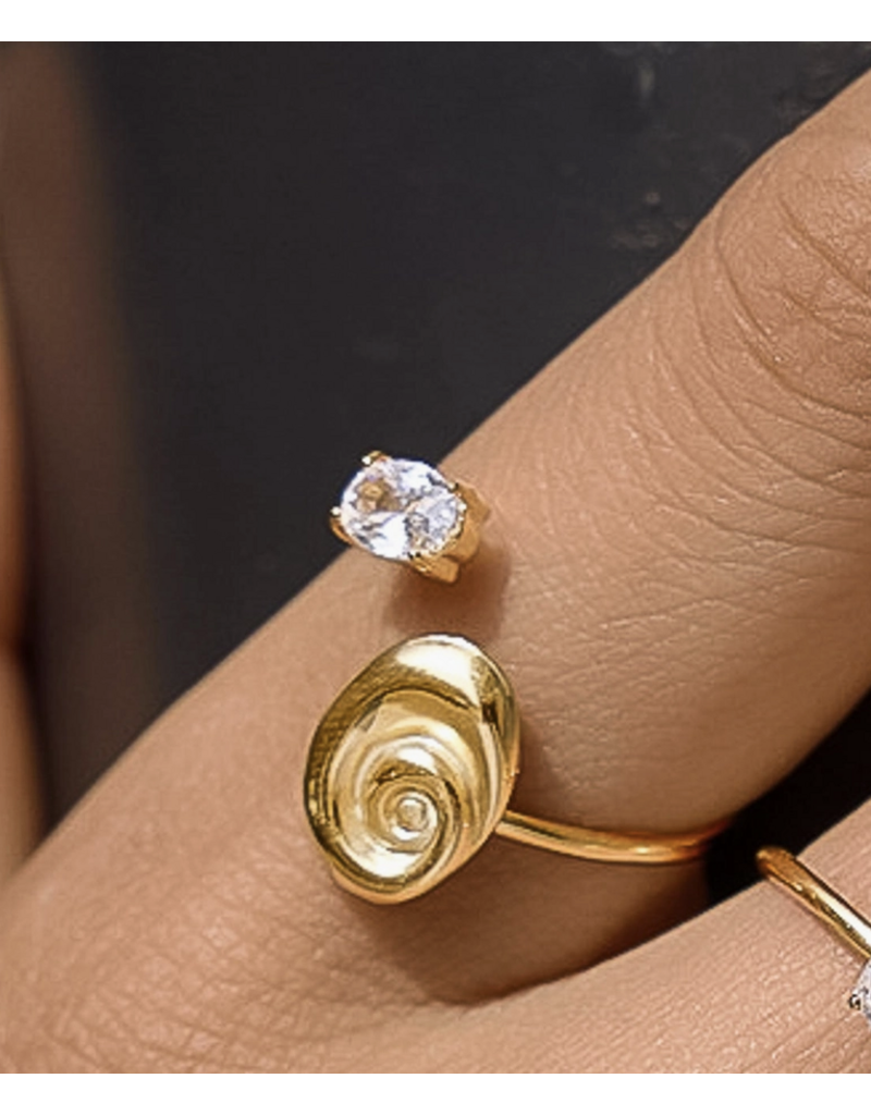 Flanerie Solenya 18K Gold Non-Tarnish Ring