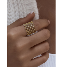Flanerie Alizée 18K Gold Non-Tarnish Ring