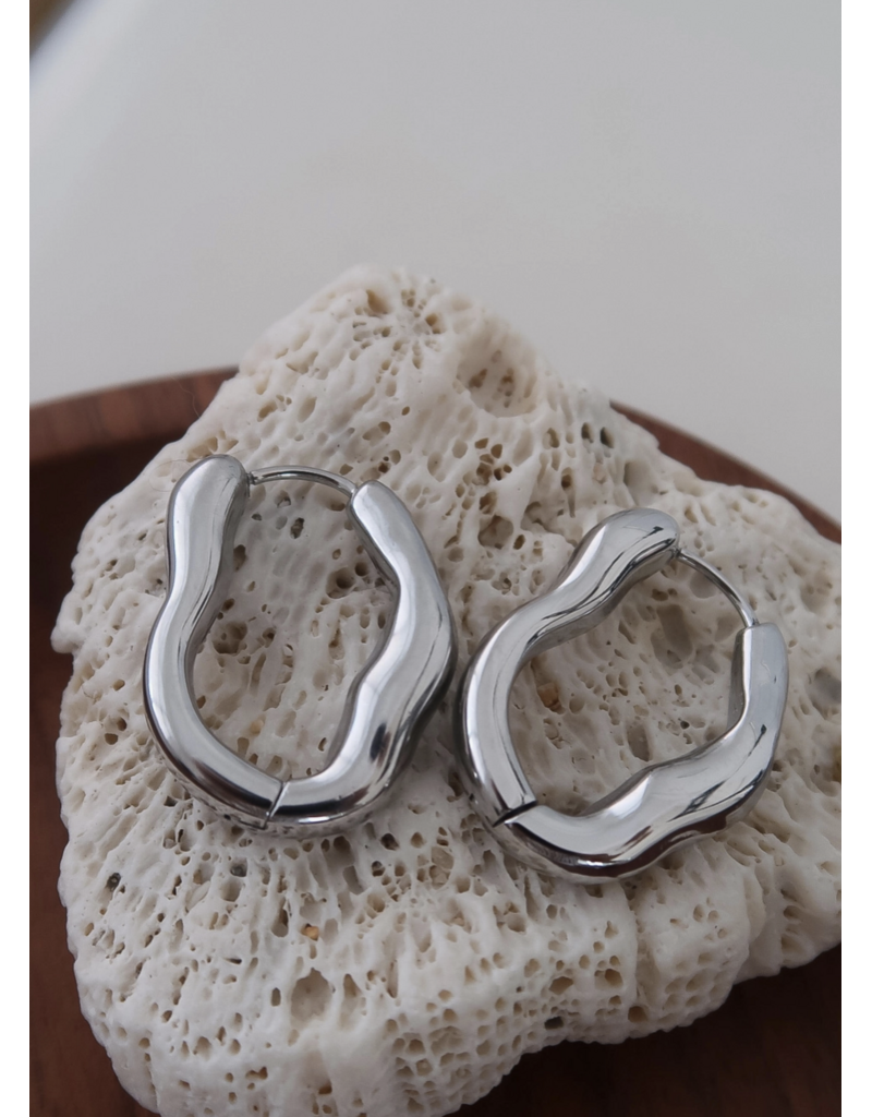 Flanerie Darcy 18K Gold Non-Tarnish Hoop Earring