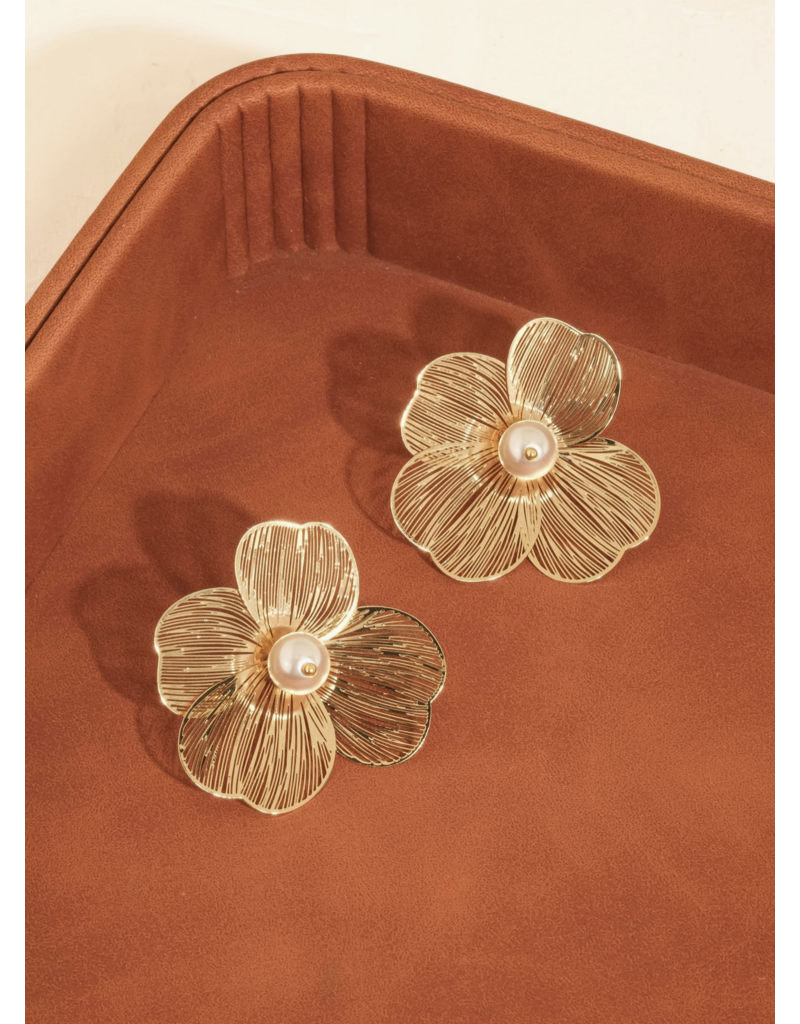 Flanerie Reina 18K Gold Vintage Pearl Flower Earrings