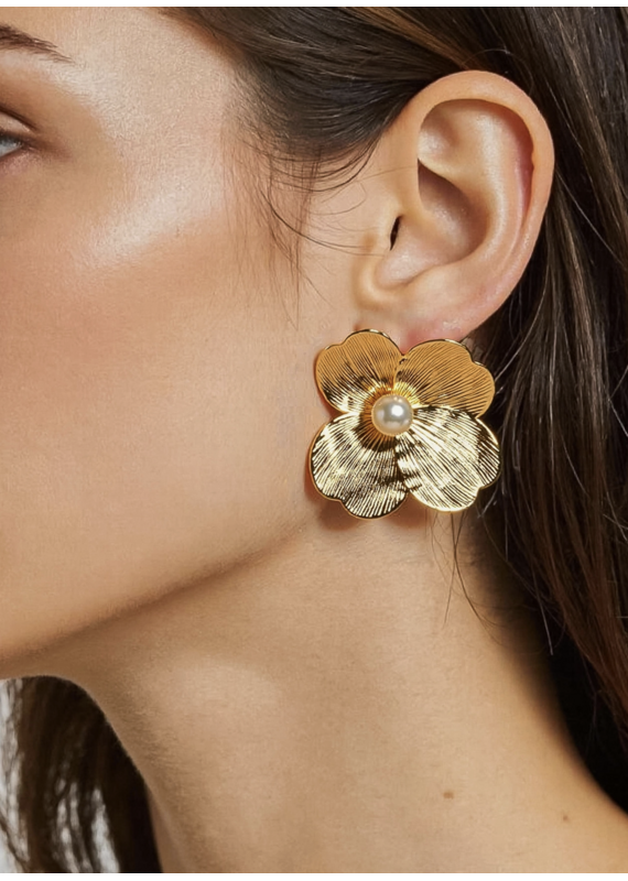 Flanerie Reina 18K Gold Vintage Pearl Flower Earrings