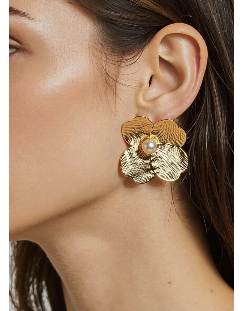 Flanerie Reina 18K Gold Vintage Pearl Flower Earrings