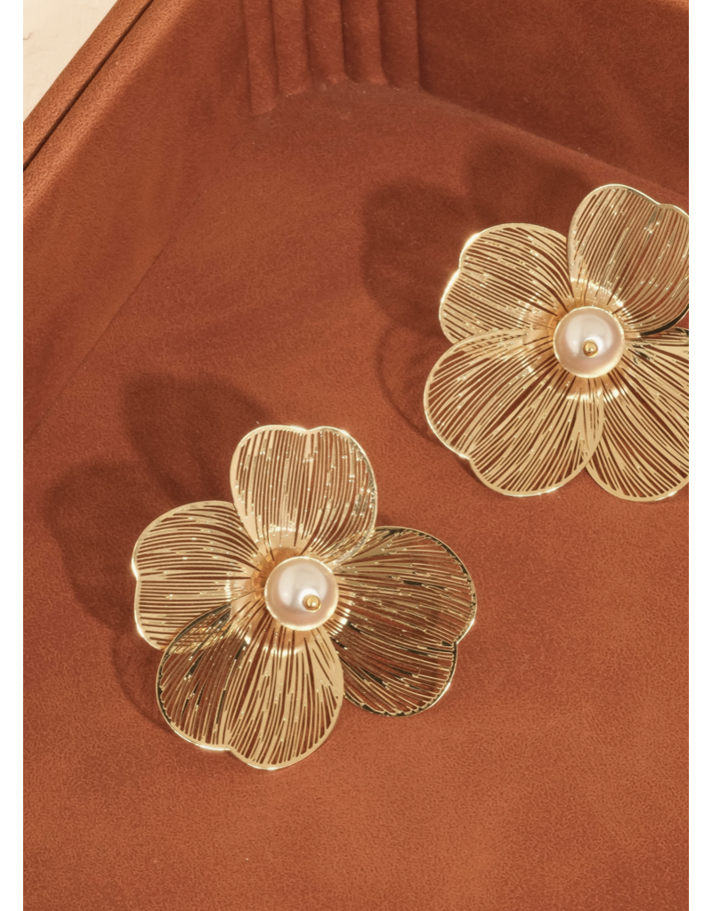 Flanerie Reina 18K Gold Vintage Pearl Flower Earrings
