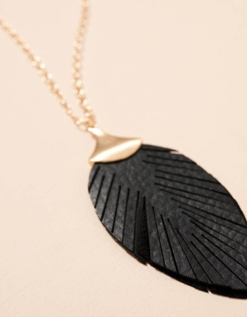 509 Broadway Leather Feather Pendant Necklace