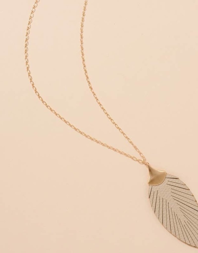 509 Broadway Leather Feather Pendant Necklace