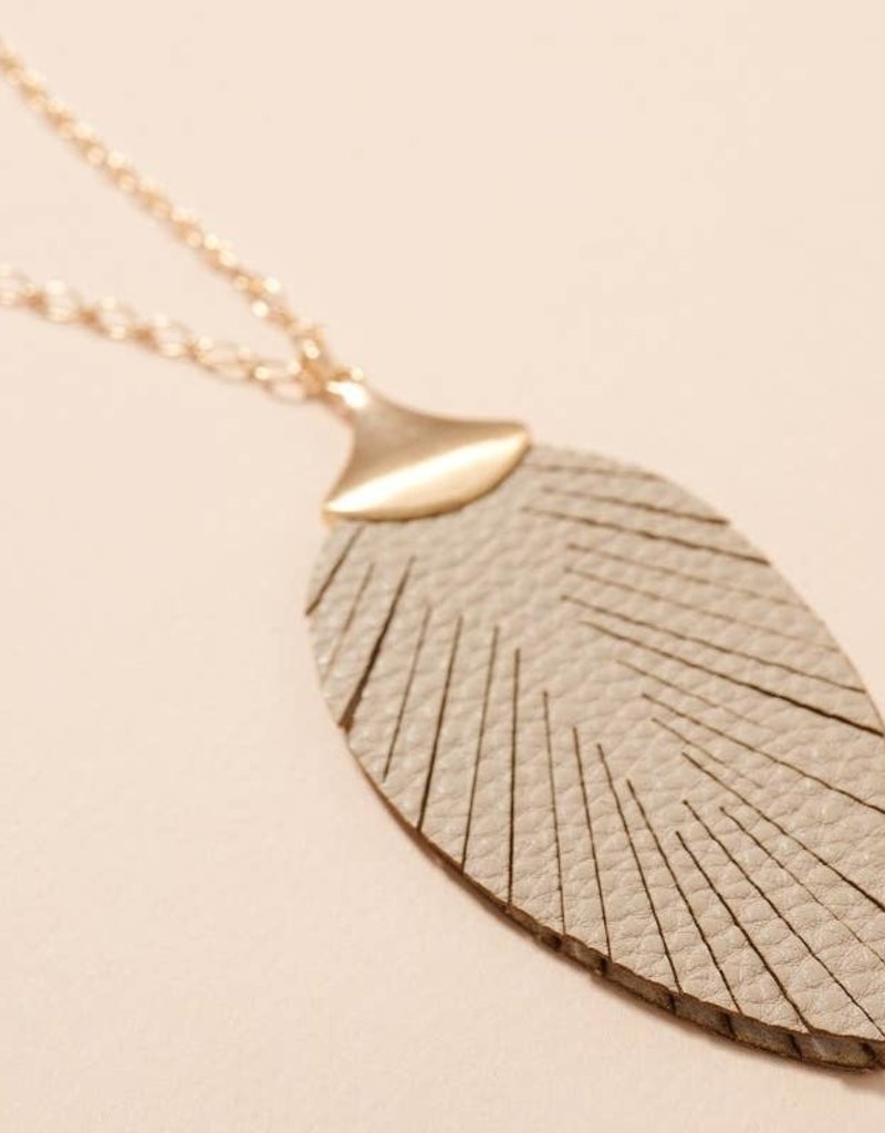 509 Broadway Leather Feather Pendant Necklace