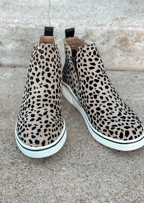 509 Broadway Adel Sneaker |Size 9|