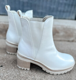 MIA Adea Platform Boot