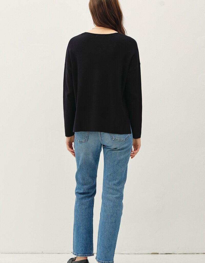 509 Broadway Relaxed V-Neck Center Seam