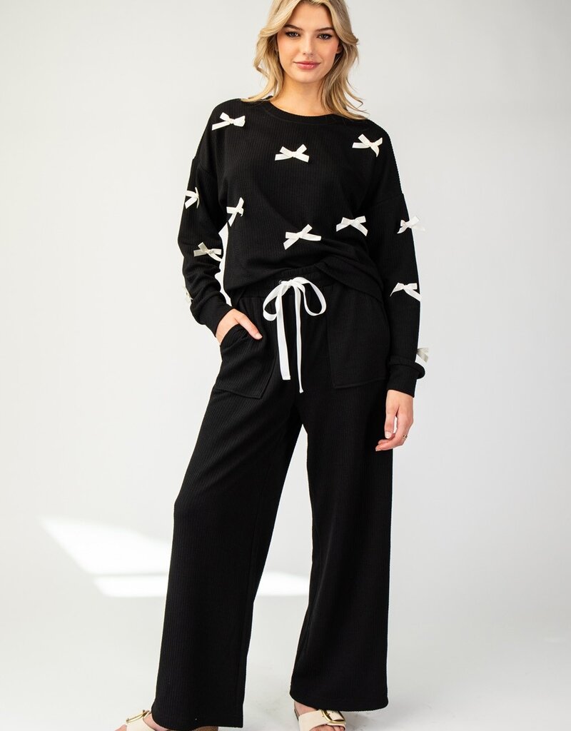 509 Broadway 3D Ribbon Long Sleeve Top