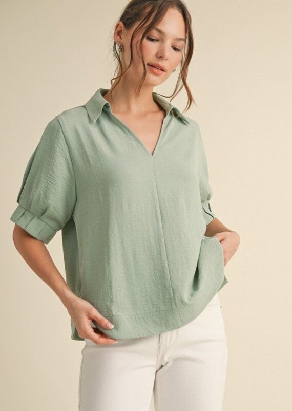 509 Broadway Solid Tucked Short Sleeves Collar Top