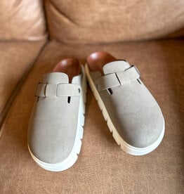 509 Broadway Geneva Slip On Clog