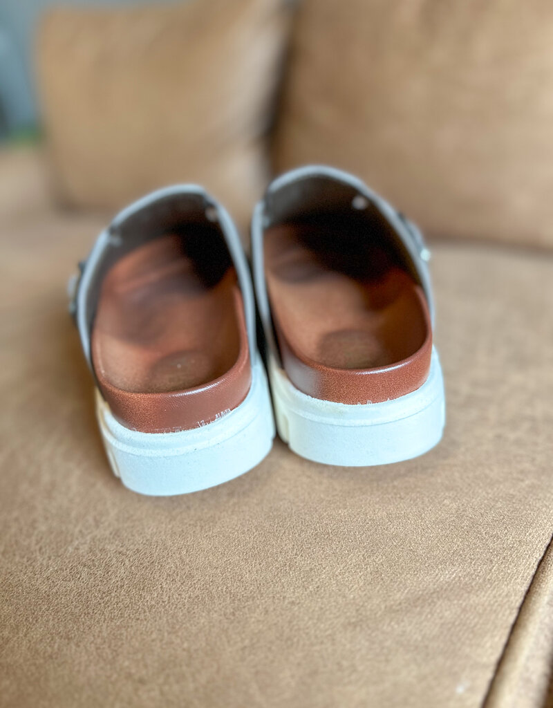 509 Broadway Geneva Slip On Clog