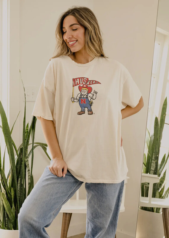 509 Broadway Nebraska Huskers Mascot Flag Thrifted Tee