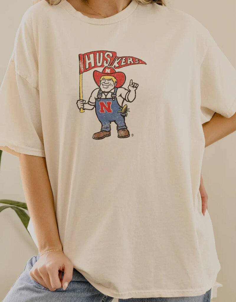 509 Broadway Nebraska Huskers Mascot Flag Thrifted Tee