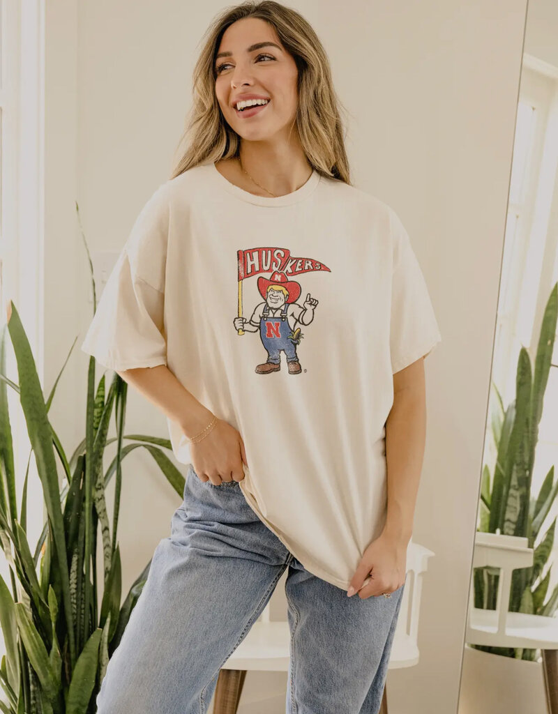 509 Broadway Nebraska Huskers Mascot Flag Thrifted Tee