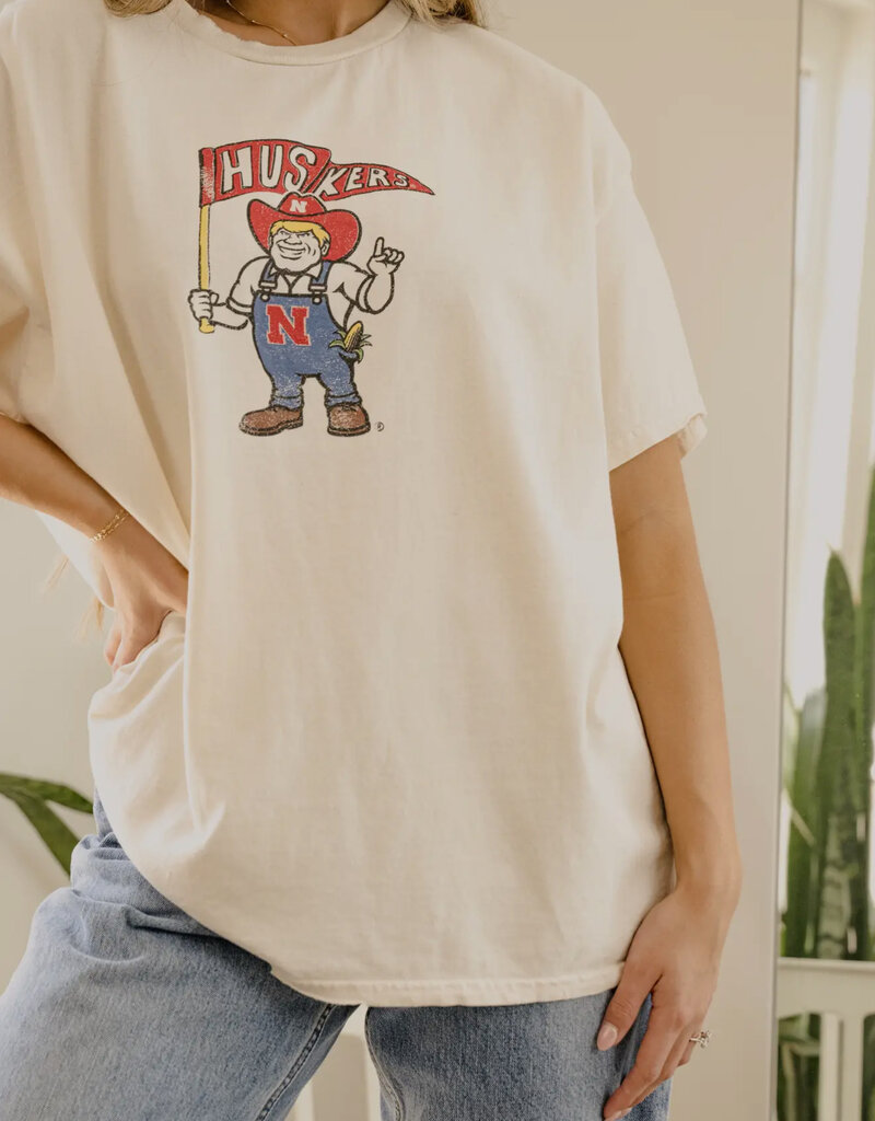 509 Broadway Nebraska Huskers Mascot Flag Thrifted Tee