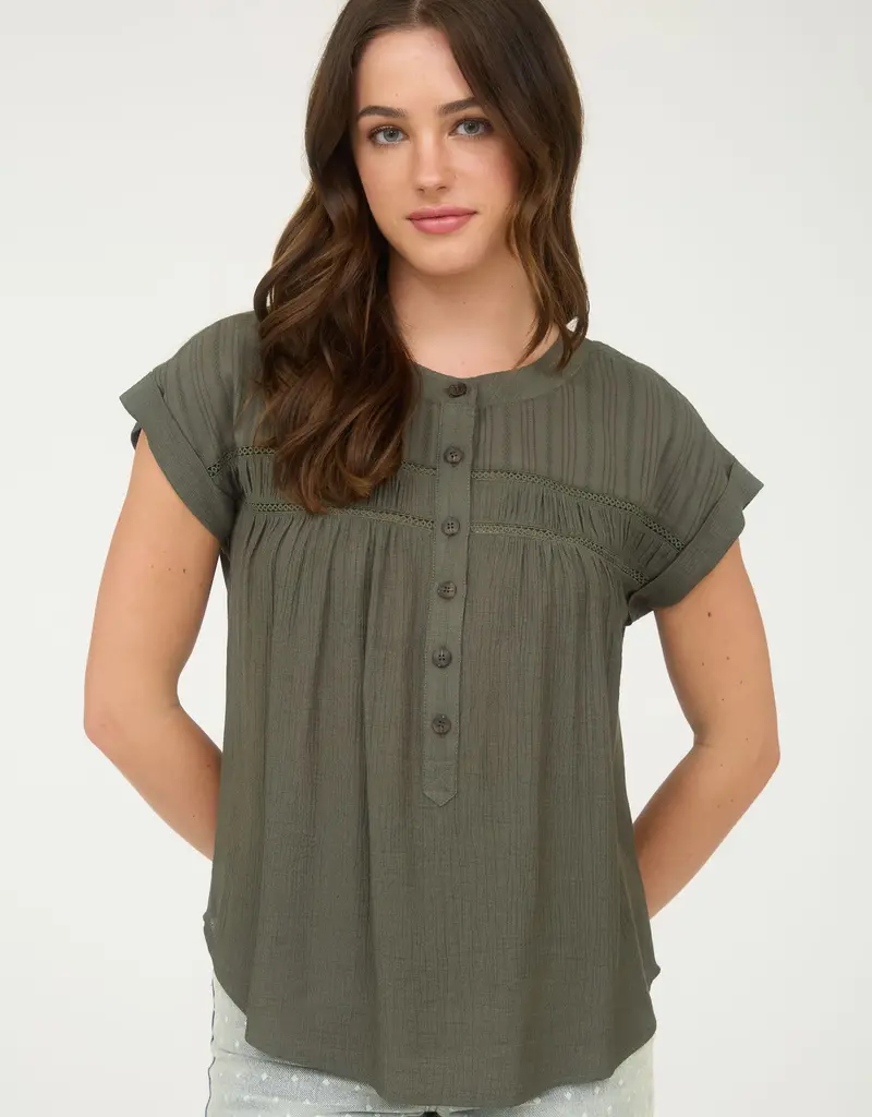 509 Broadway Eyelet Trim Button S/S Top