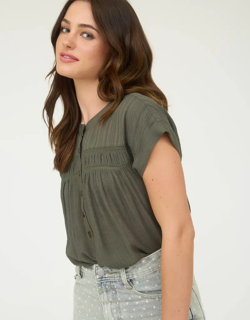509 Broadway Eyelet Trim Button S/S Top