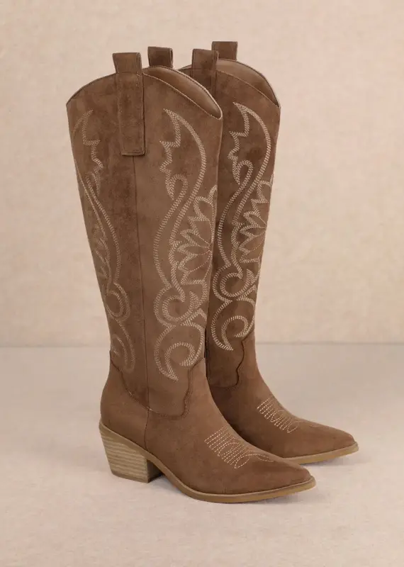 509 Broadway Giada Pointed Toe Boot