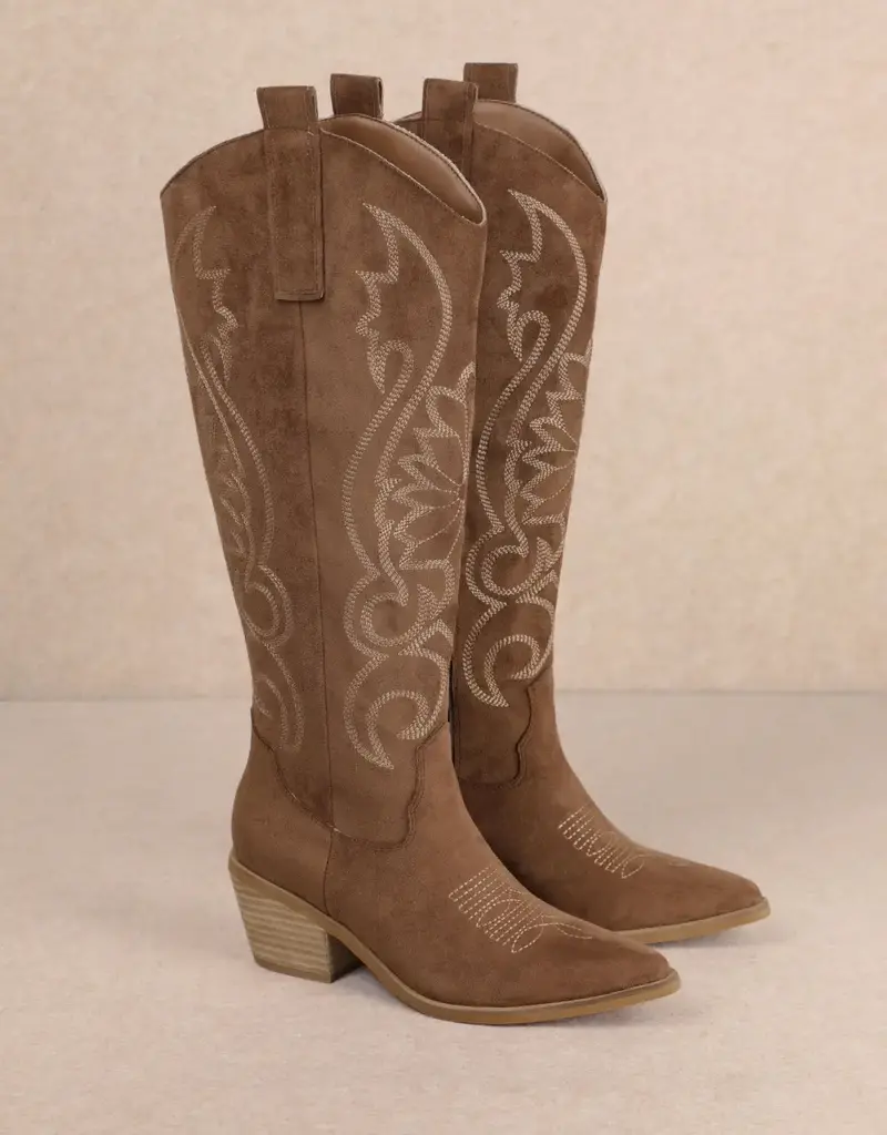 509 Broadway Giada Pointed Toe Boot