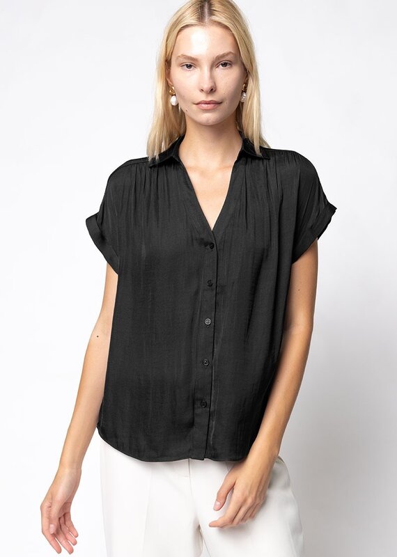 509 Broadway Short Sleeve Button Blouse