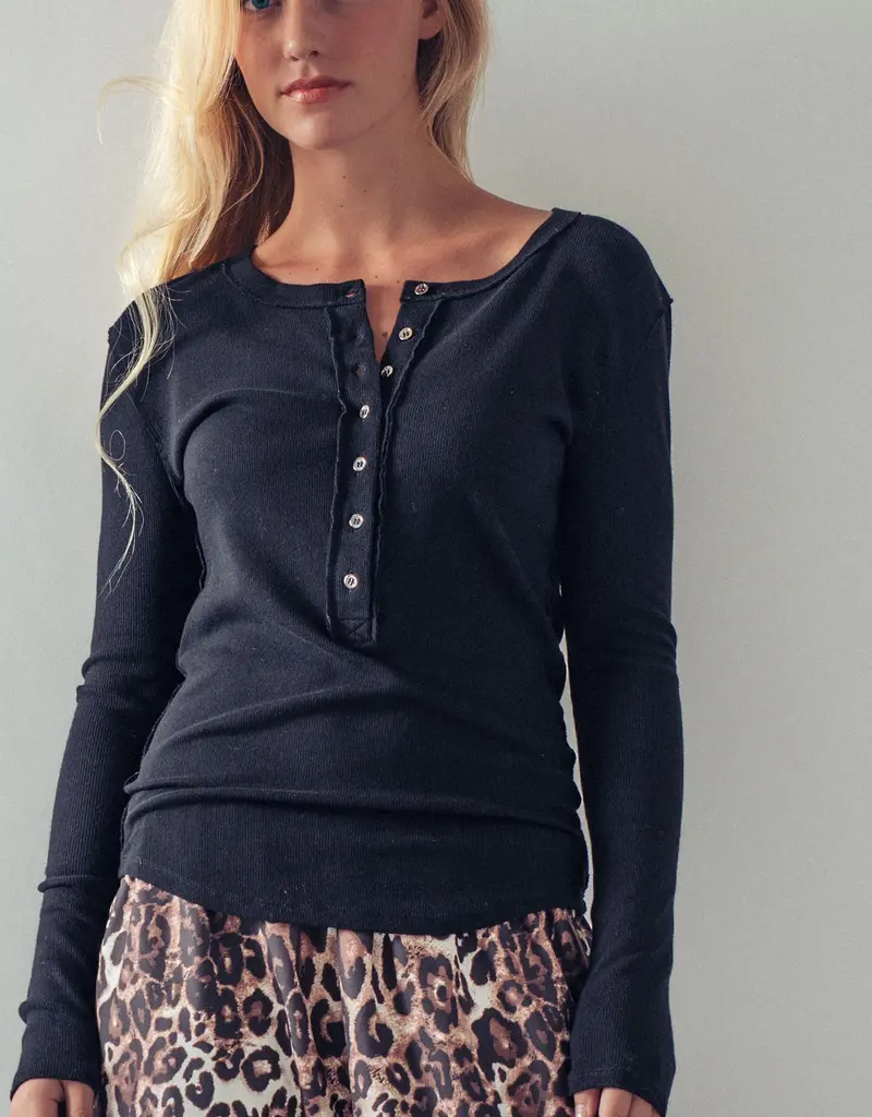 509 Broadway Ribbed Henley Long Sleeve Top