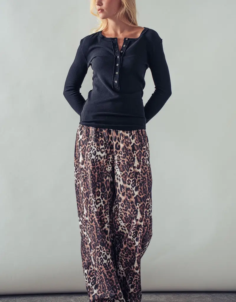 509 Broadway Ribbed Henley Long Sleeve Top