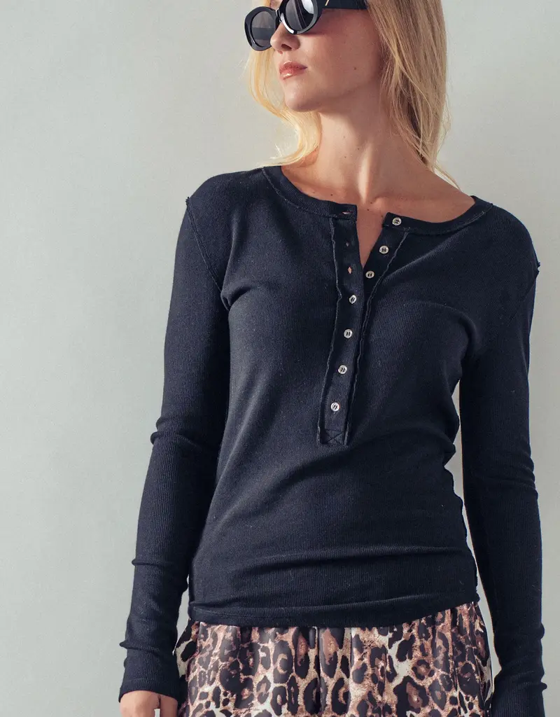 509 Broadway Ribbed Henley Long Sleeve Top
